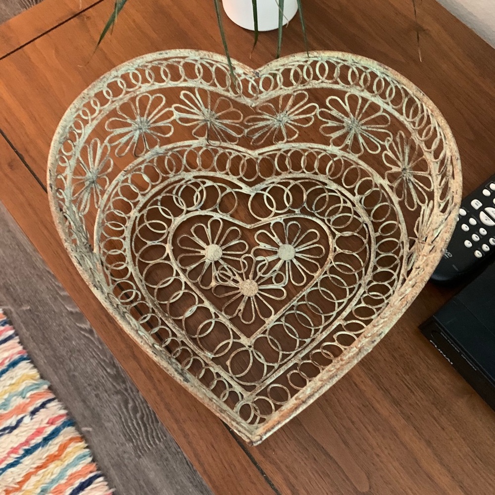 Heart shaped metal basket